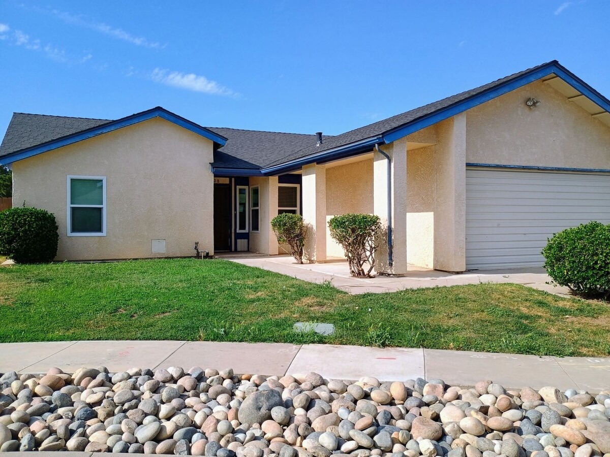 Newly Remodeled Home for Rent in Tulare - Newly Remodeled Home for Rent in Tulare