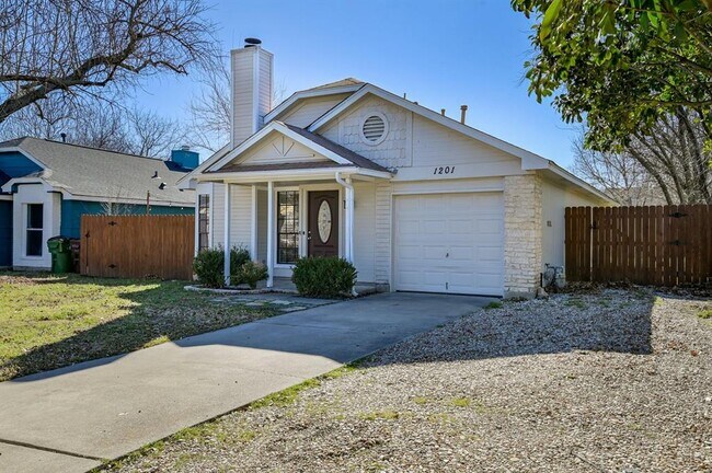 Photo - 1201 E Logan St