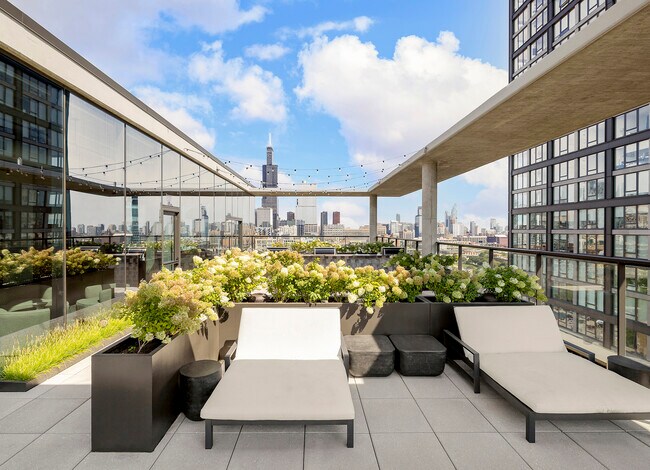 641 W Grand Ave Unit S