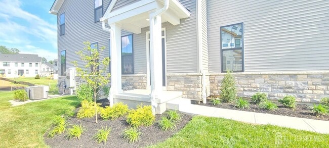 Photo - 7 Colt Ln