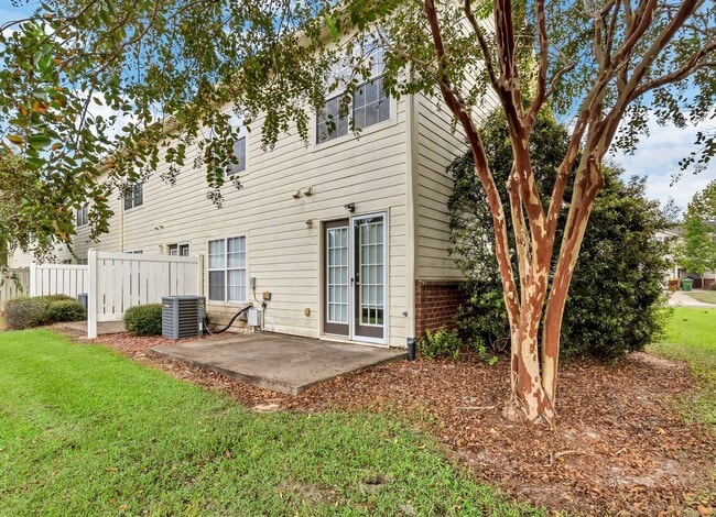 Photo - 735 Majestic Dr