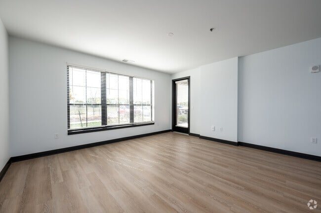 Pennsy - 1BR, 1BA - 863SF - Living Room