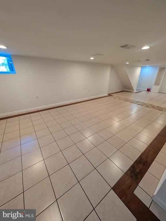 Photo - 9000 Colesville Rd