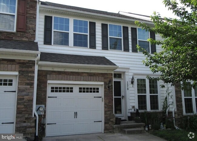 Building Photo - 1219 Madison Ln Rental