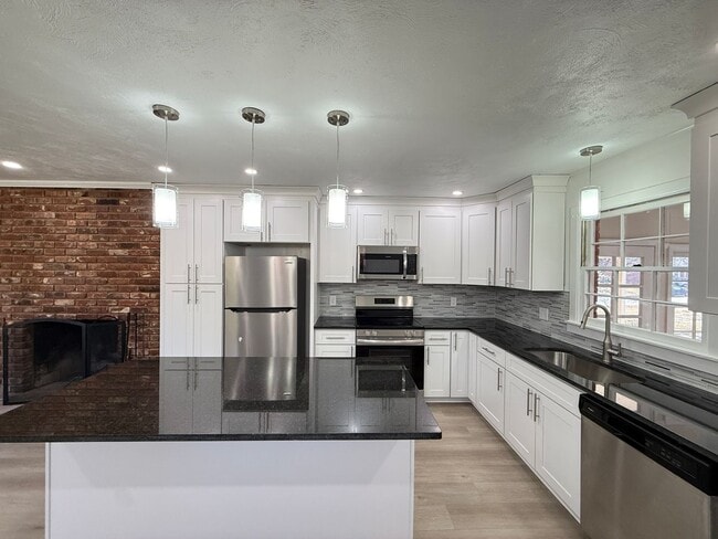 Photo - 2841 Deerwood Dr