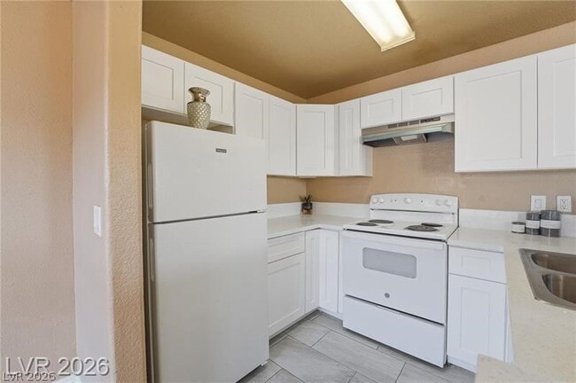 Building Photo - 2982 Juniper Hills Blvd Unit 202