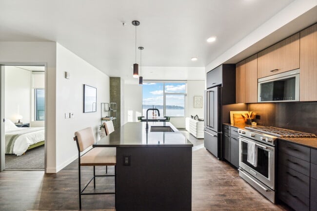 Photo - The Confidential