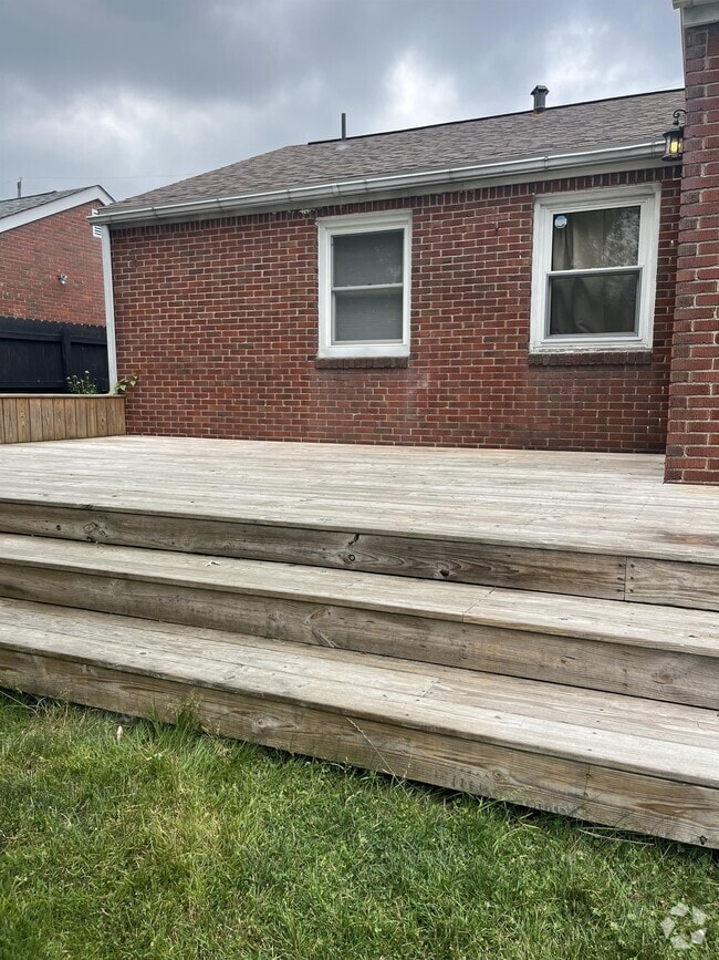 Building Photo - 215 Owens Ave Rental