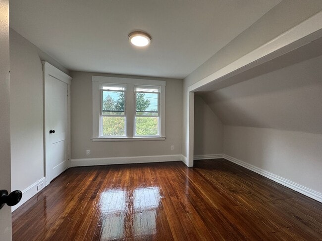 Photo - 47-49 Mead St Unit Apt 3