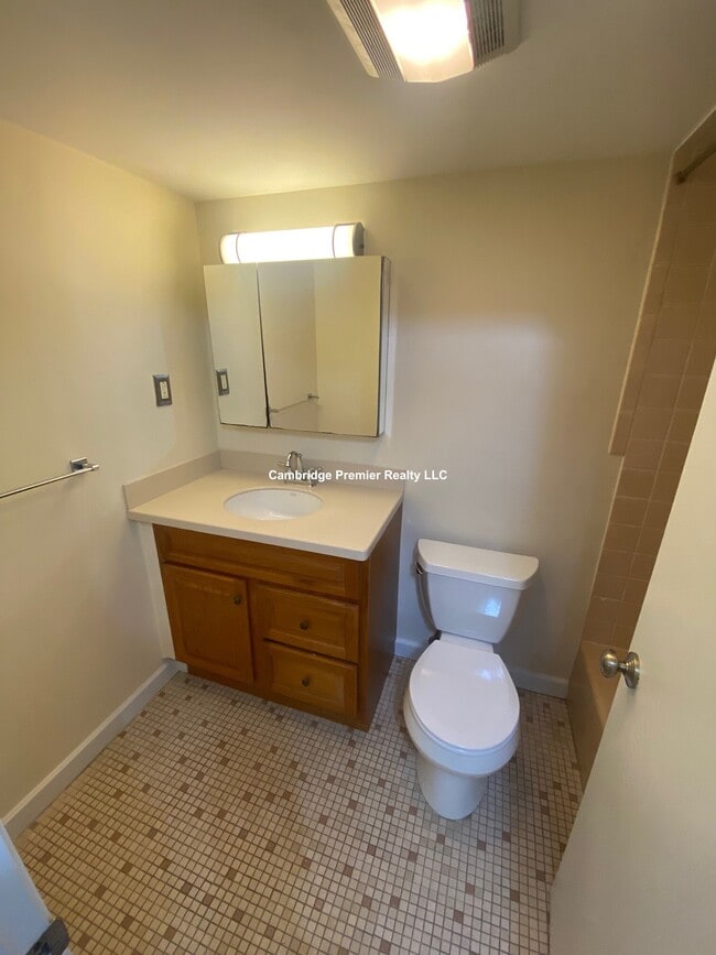 Photo - 17 Healey St Unit 102