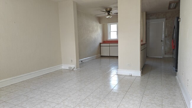 Photo - 347 W Milne St