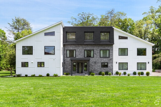 Building Photo - 7 Hillside Rd Rental