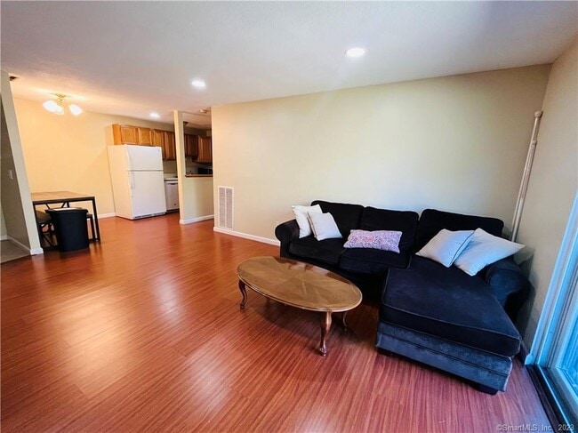 Photo - 44 Surrey Dr Unit A6