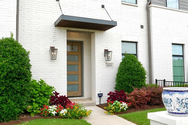 Building Photo - 4233 Watercourse Dr