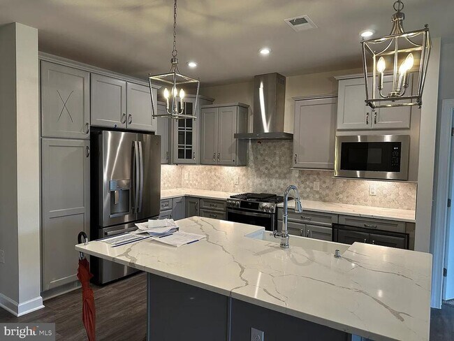 Building Photo - 3927 Fair Ridge Dr