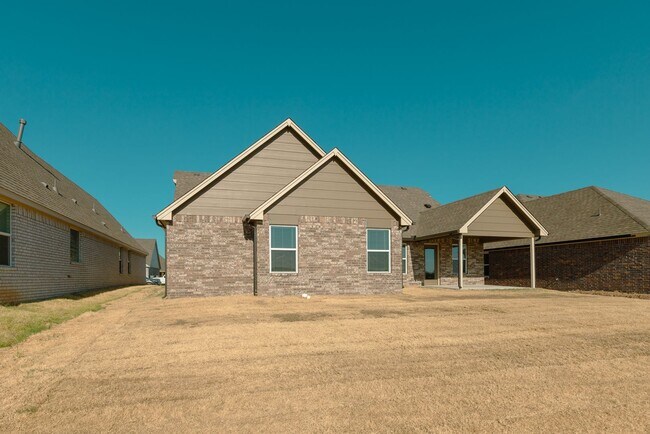Photo - BRAND NEW 4 BEDROOM SIMMONS HOME IN BIXBY!...