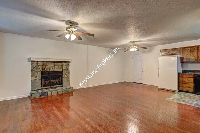 Photo - 66 Bakers Bridge Cir