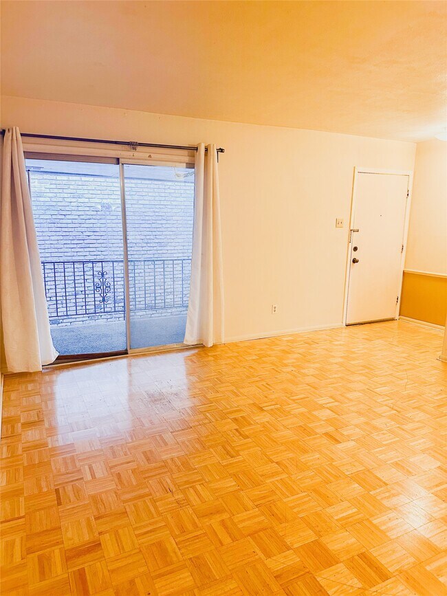 7600 Burgoyne Rd Unit 240