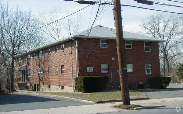 Photo - 102 River Rd Apartments