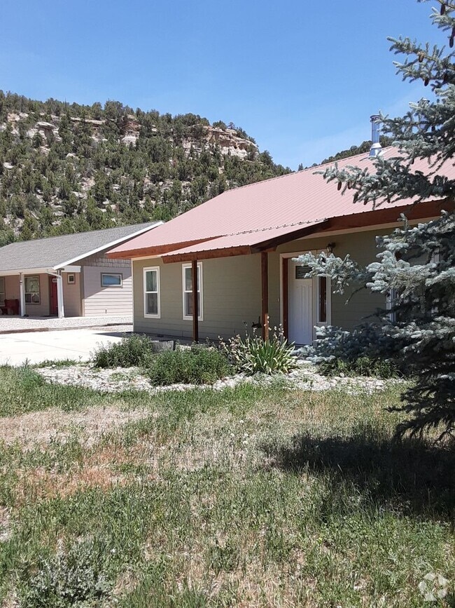 Building Photo - Lovely Dolores Home on Mtn. Side 3 bedroo...