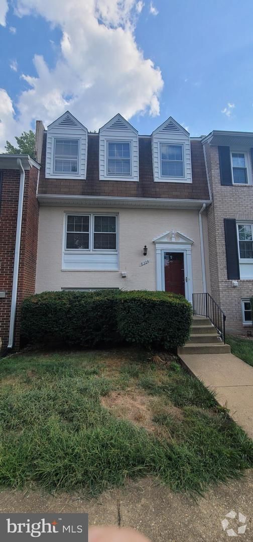 Building Photo - Love to relax? Love to entertain? You can ... Rental