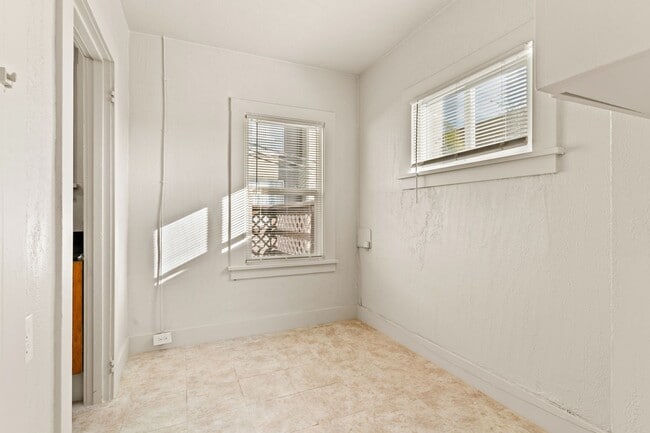 Photo - Utilities Included! Bright 2nd Floor Studio in Mosswood Vintage Building Unit 516-02