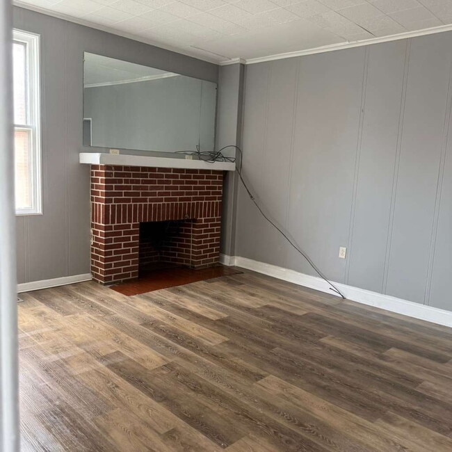 Photo - "Charming 1-Bedroom Duplex Oasis on Derry Street – Perfect Blend of Comfort and Convenience!"