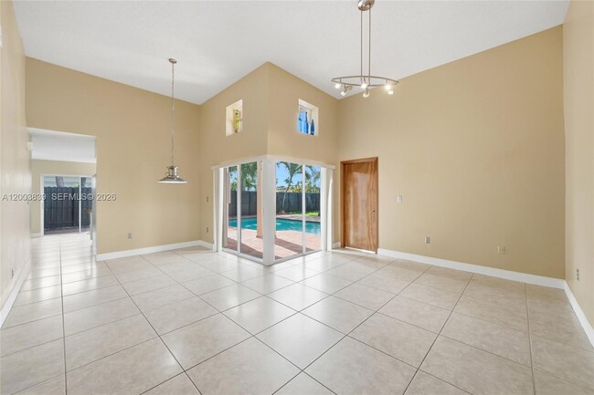 Photo - 631 SW 88th Ct