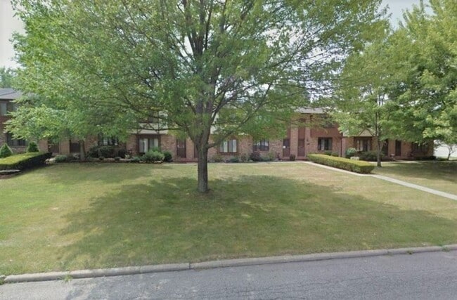 Photo - 1414 Maplecrest Dr Rental