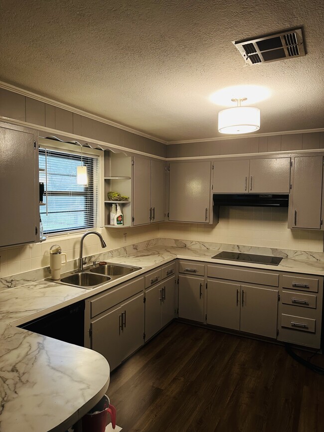 Photo - 8146 S Laredo Ave