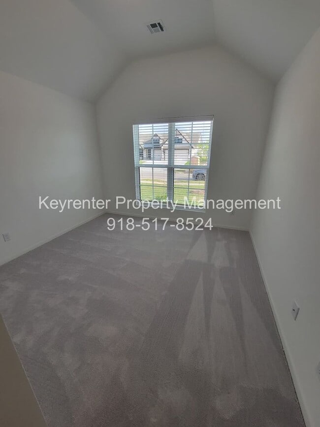 Photo - Stunning New Construction Simmons Home - 5 Bed 3 Bath - Pond View!