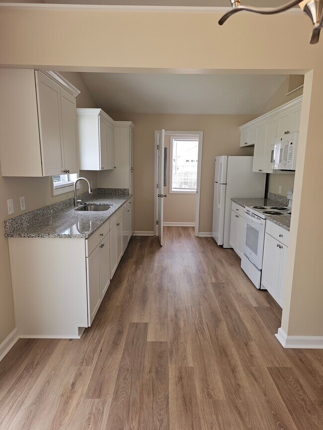 Photo - 1802/1804 Barberry Dr