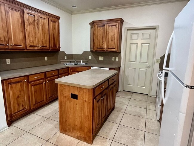Photo - 618 Sisken Ct