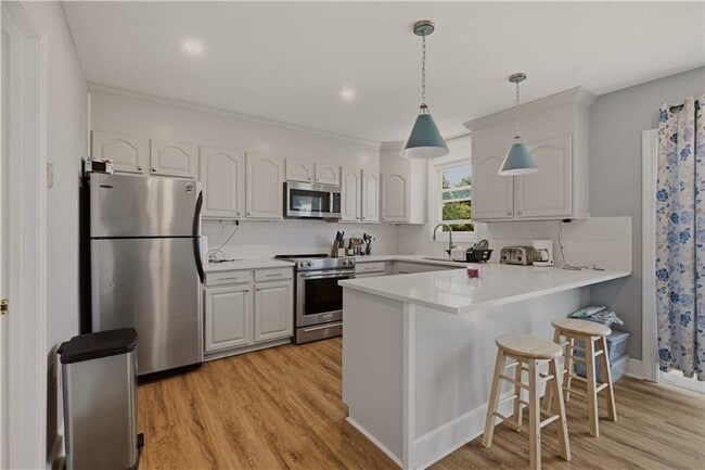 Photo - 223 Oliphant Ln