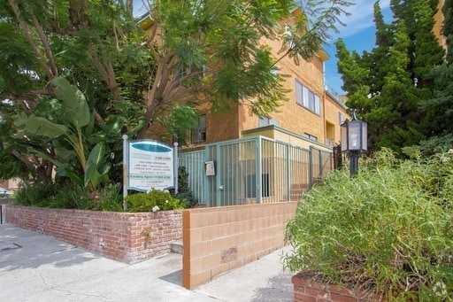 Building Photo - 1444 Centinela Ave Unit 6 Rental