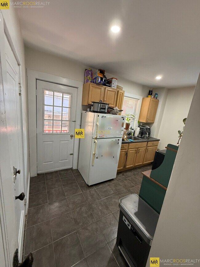 Photo - 397 Broadway