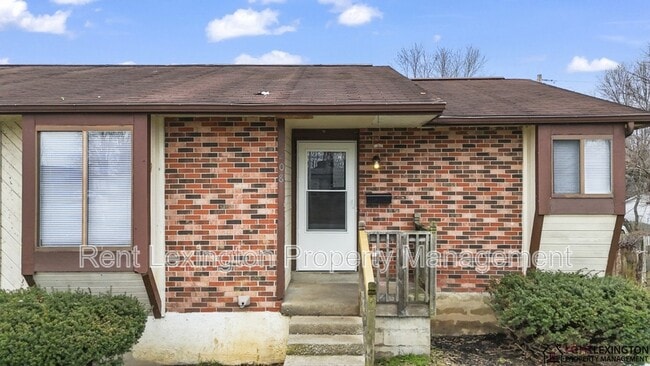 Photo - 208 Grayson Ct