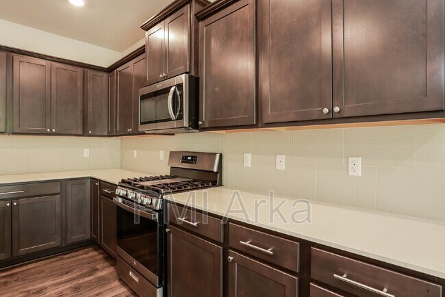 Photo - 10823 32nd St NE