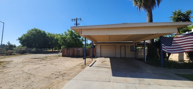 Photo - Large 3/3 Single-Family Home With Giant Yard