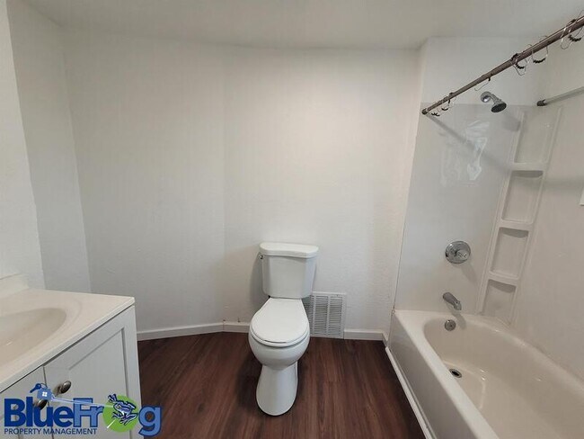 Photo - 1117 Dousman St