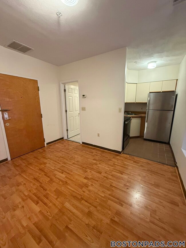 81 Essex St Unit 61
