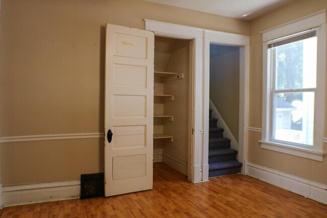 Photo - 614 N Gilbert St