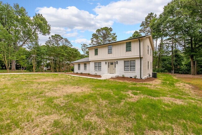 Photo - 4143 Meadow Way