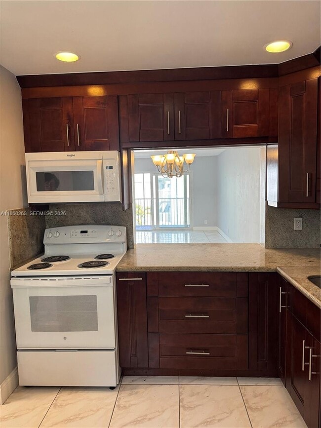 Building Photo - 215 SE 3rd Ave Unit 305A