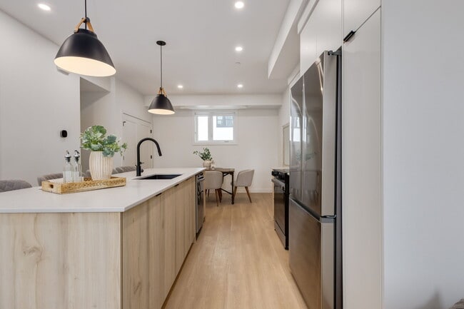 Photo - Calgary Pet Friendly Townhouse in Killarney Unit 2