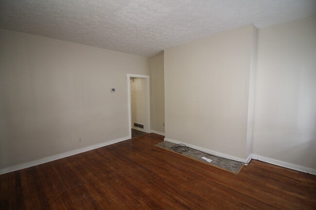 137 E 4th Ave