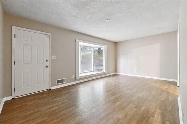 Photo - 5786 Deerfield Trail