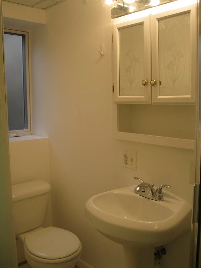 Photo - 2319 Huidekoper Pl NW Unit Basement Studio