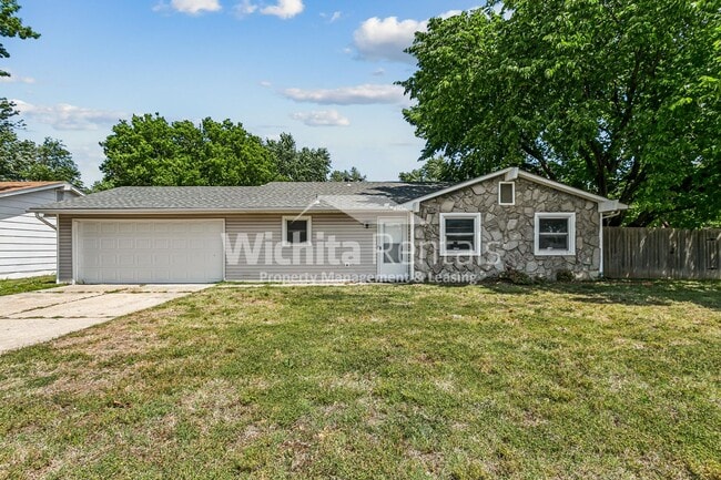 Building Photo - 3 bedroom 2 bathroom home