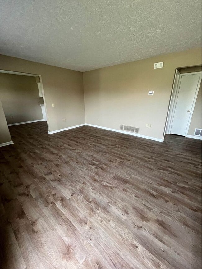 Photo - 302 Madison Hills Blvd